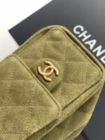 CHANEL 25S HOBO BAG 22 IN MOSS GREEN SUEDE WITH GOLD HARDWARE - Image 6
