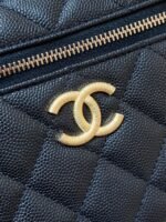 CHANEL 25S VANITY CASE 19 IN BLACK CALFSKIN GOLD HARDWARE - Image 16