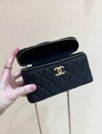 CHANEL 25S VANITY CASE 19 IN BLACK CALFSKIN GOLD HARDWARE - Image 4