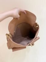 CHANEL 25S HIPPIE HOBO POSTMAN BAG 30 IN WARM TAUPE CALFSKIN GOLD HARDWARE - Image 13