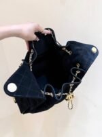 CC 25 HANDBAG 40 IN BLACK SUEDE GOLD HARDWARE - Image 7