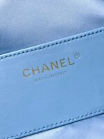 CC 25 HANDBAG 40 IN BLUE DENIM GOLD HARDWARE - Image 9