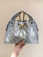CC 25 HANDBAG IN SILVER-TONE 30 GRAINED CALFSKIN GOLD HARDWARE - Image 11