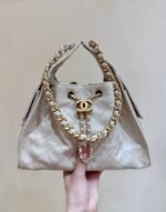 CC 25 HANDBAG IN CREAM 30 GRAINED CALFSKIN GOLD HARDWARE - Image 2
