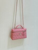 VANITY CASE 19 IN CONTESSA PINK CALFSKIN GOLD-TONE METALLIC - Image 7