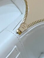 STRASS VANITY QUILTED CASE 19 IN WHITE CALFSKIN WITH GOLD METALLIC - Image 18