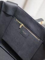 LE 5 À 7 BEA TOTE BAG 50 IN BLACK LAMBSKIN GOLD LOGO - Image 8