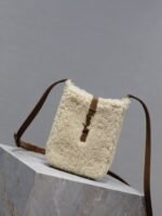 LE 5 À 7 HOBO BAG 18 IN CREAM SHEARLING AND BROWN SUEDE TRIM - Image 18
