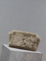 KATE SMALL BAG 22 IN ECRU BEIGE RABBIT FUR GOLD CHAIN - Image 13