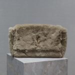 KATE FLAP BAG 28 IN ECRU BEIGE RABBIT FUR GOLD CHAIN - Image 10