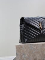 LOULOU LARGE 36 IN BLACK QUILTED CALFSKIN GOLD HARDWARE - Image 12