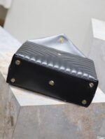 LOULOU LARGE 36 IN BLACK QUILTED CALFSKIN GOLD HARDWARE - Image 5