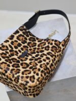 LE 5 À 7 SMALL SUPPLE 23 IN LEOPARD PRINT CALFSKIN - Image 14