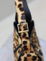 LE 5 À 7 SMALL SUPPLE 23 IN LEOPARD PRINT CALFSKIN - Image 17
