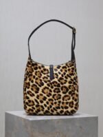 LE 5 À 7 SMALL SUPPLE 23 IN LEOPARD PRINT CALFSKIN - Image 2