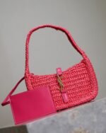 LE 5 À 7 BAG 19 IN MAGENTA PINK WOVEN RAFFIA - Image 4