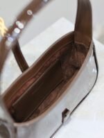 LE 5 À 7 MINI BAG 19 IN CHOCOLATE PATENT CALFSKIN GOLD LOGO - Image 13