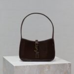 LE 5 À 7 MINI BAG 19 IN CHOCOLATE PATENT CALFSKIN GOLD LOGO - Image 10