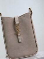 LE 5 À 7 HOBO MINI BAG 18 IN LIGHT BROWN SUEDE COPPER HARDWARE - Image 4