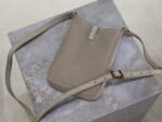 LE 5 À 7 HOBO MINI BAG 18 IN LIGHT BROWN SUEDE COPPER HARDWARE - Image 8