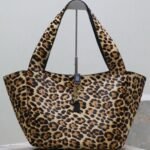 LE 5 À 7 BEA TOTE BAG 50 IN LEOPARD PRINT LEATHER GOLD LOGO - Image 11