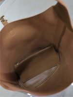 LE 5 À 7 LARGE SUPPLE HOBO BAG 31 IN BRONZE BROWN SUEDE - Image 18