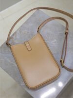 LE 5 À 7 PHONE BAG 18 IN CIDER BROWN CALFSKIN - Image 12