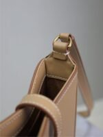 LE 5 À 7 PHONE BAG 18 IN CIDER BROWN CALFSKIN - Image 6