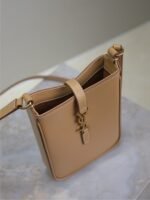 LE 5 À 7 PHONE BAG 18 IN CIDER BROWN CALFSKIN - Image 7