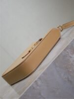 LE 5 À 7 PHONE BAG 18 IN CIDER BROWN CALFSKIN - Image 9