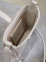 LE 5 À 7 PHONE BAG 18 IN WHITE CALFSKIN - Image 6