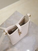 LE 5 À 7 PHONE BAG 18 IN WHITE CALFSKIN - Image 12