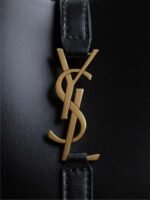 LE 5 À 7 PHONE BAG 18 IN BLACK CALFSKIN - Image 8