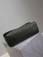 YSL 25S LOULOU PUFFER GM 35 IN DARK OLIVE CALFSKIN GOLD HARDWARE - Image 18