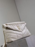 YSL 25S LOULOU PUFFER GM 35 IN BLANC VINTAGE CALFSKIN GOLD HARDWRE - Image 6
