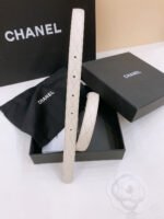 DOUBLE C BELT 20MM IN WHITE CALFSKIN WITH QUILTED STITCHING SPIRAL SILVER BUCKLE - Image 3