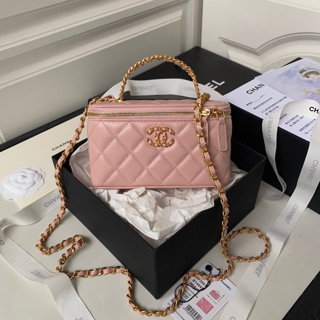 wsxc1710254885582_0 CC Vanity Case 17cm Pink Lambskin Gold hardware - Image 1