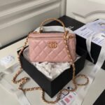 CC Vanity Case 17cm Pink Lambskin Gold hardware - Image 10
