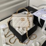 CC Vanity Case 17cm White Lambskin Gold hardware - Image 10