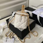 CC Vanity Case 17cm White Lambskin Gold hardware - Image 6