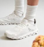 On Cloud 6 Coast Sneakers White/Glacier - Image 2