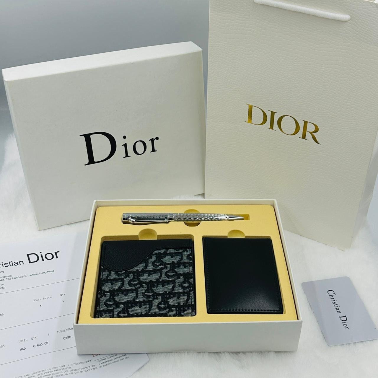 IMG-20260421-WA0281_107821b6-3385-4817-8bfe-d68f9a13fa02 Dior Oblique Saddle Wallet & Card Holder Gift Set (Black/Grey) - Image 1