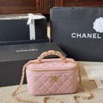 CHANEL Vanity Chanel White Chain Shoulder Bag ✨
