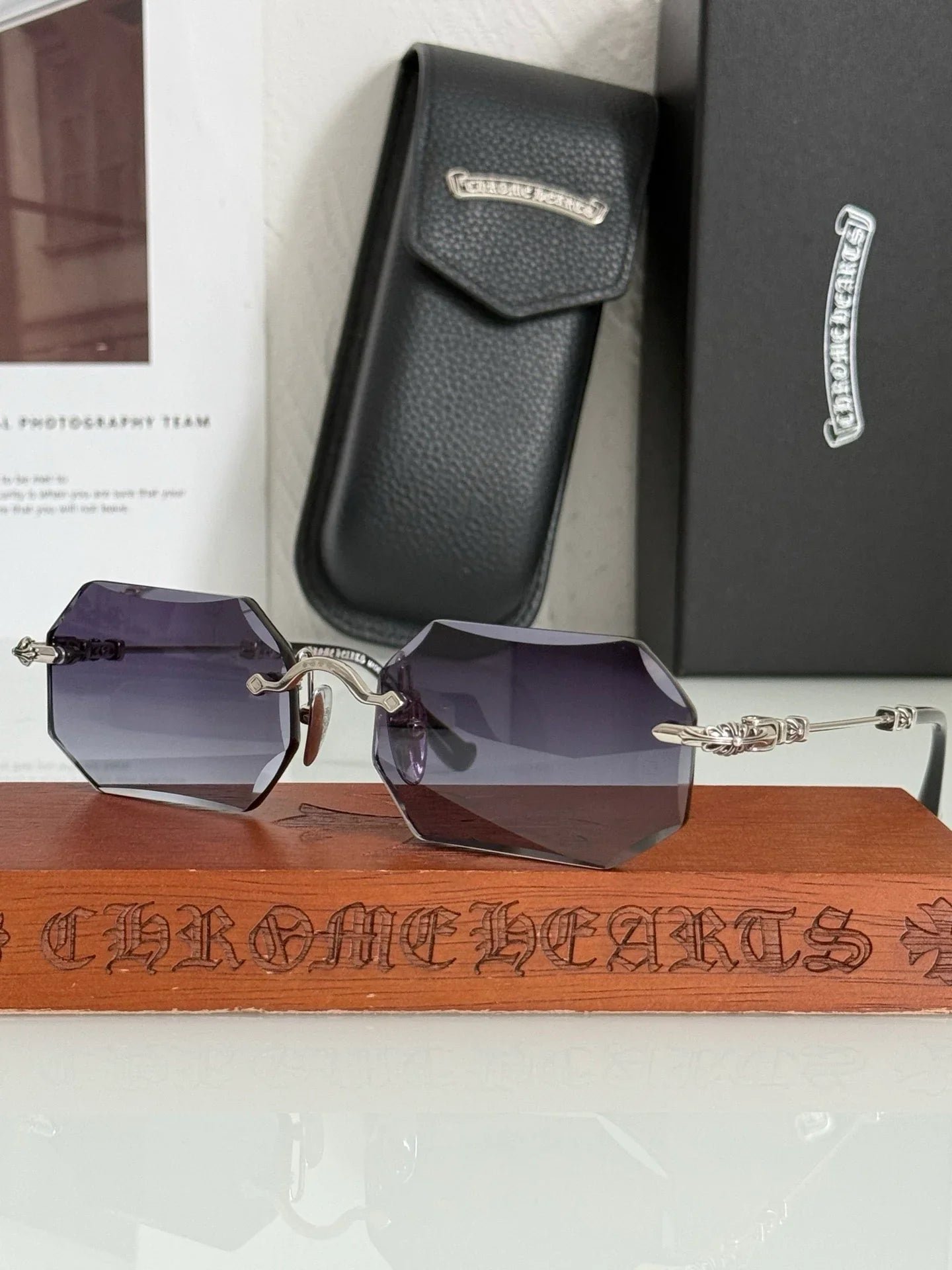 Image16_b6419672-75b1-4581-8c1e-4176c1b4035b CHROME HEARTS PILLS V Floral Temple Rimless Photochromic Glasses ⚜️ - Image 1