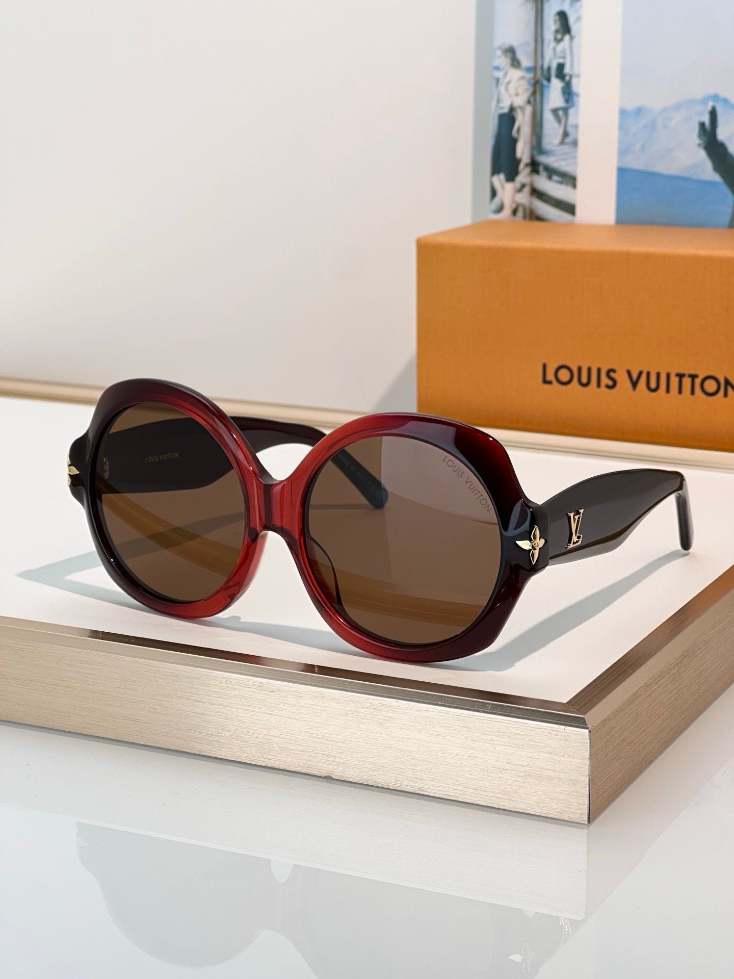 Image_8_6791fc74-9f00-4272-b1cd-81e282f812fa Louis Vuitton Z3325U-Z3326U New LV Aura Flower Round Sunglasses ✨ - Image 1
