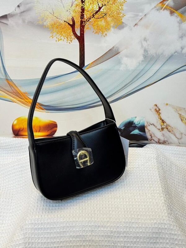Aigner A185 Shoulder Bag – Black, 20 cm