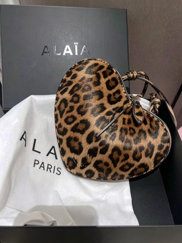Alaïa 368 Top Handle Bag – Tan and Black Leopard Print, 22 cm