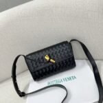 Bottega Veneta 9907 Shoulder Bag – Black, 22 cm