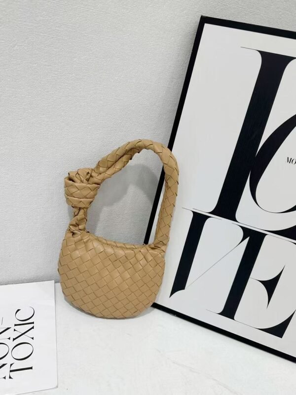 Bottega Veneta 9910-3 Shoulder Bag – Beige, 19 cm