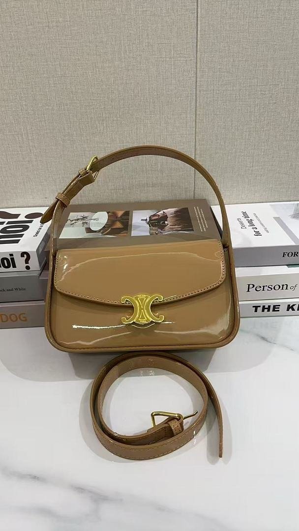 Celine 2433 Top Handle Bag – Camel Brown, 23 cm Celine 2433 Top Handle Bag – Camel Brown, 23 cm